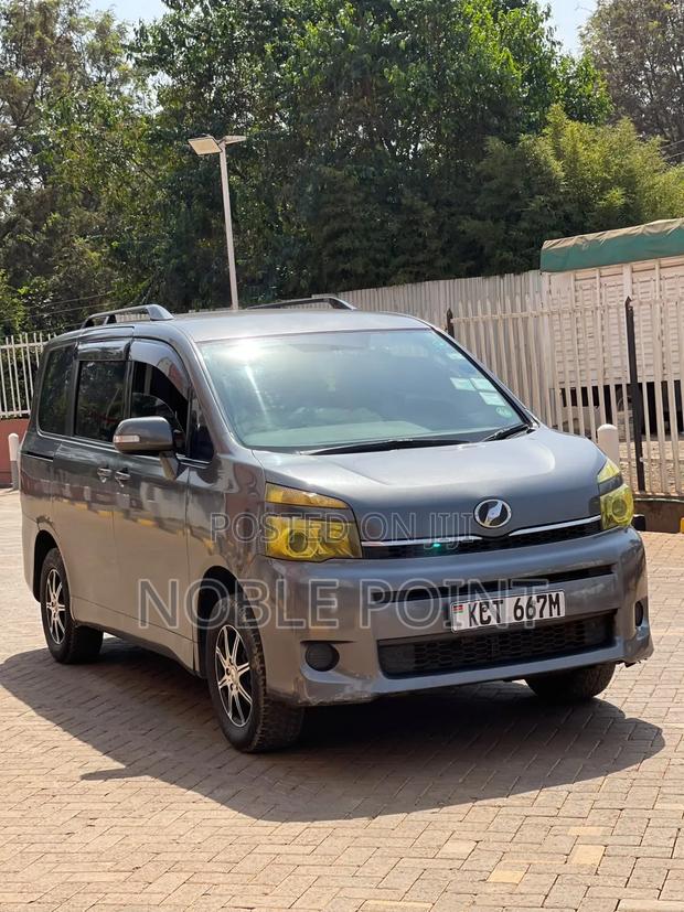 Toyota Voxy 2011 Gray
