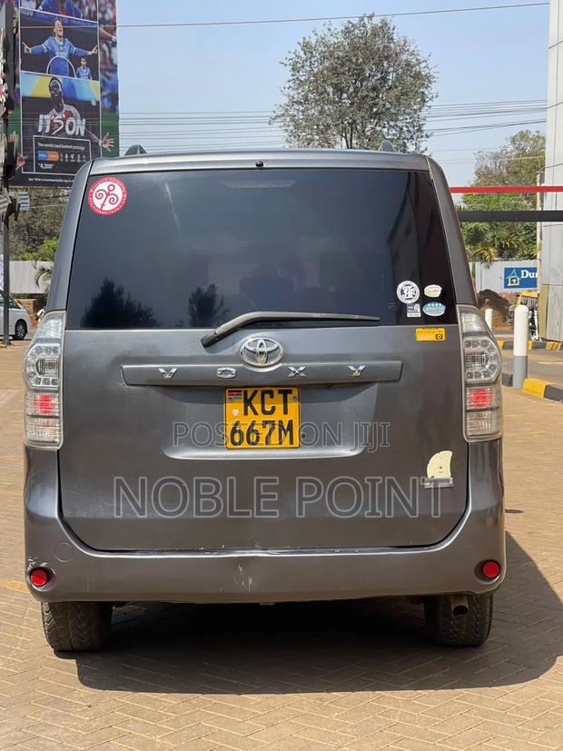 Toyota Voxy 2011 Gray