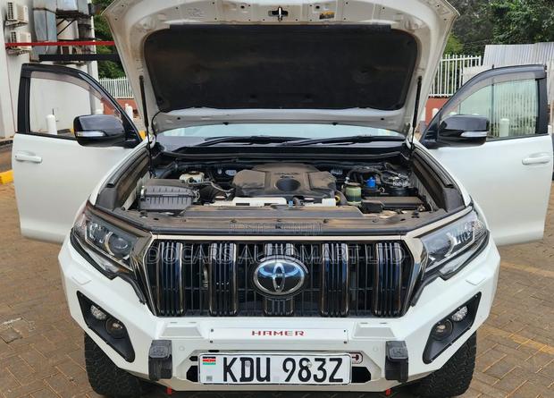 Toyota Land Cruiser Prado 2021 White