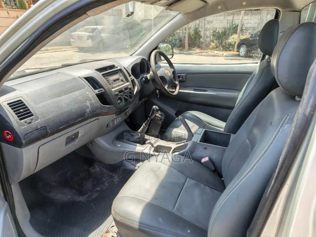Toyota Hilux 2013 Silver