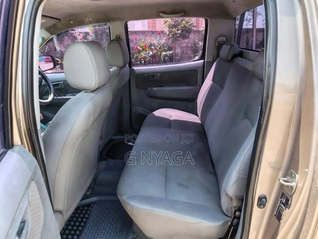Toyota Hilux 2008 Gold