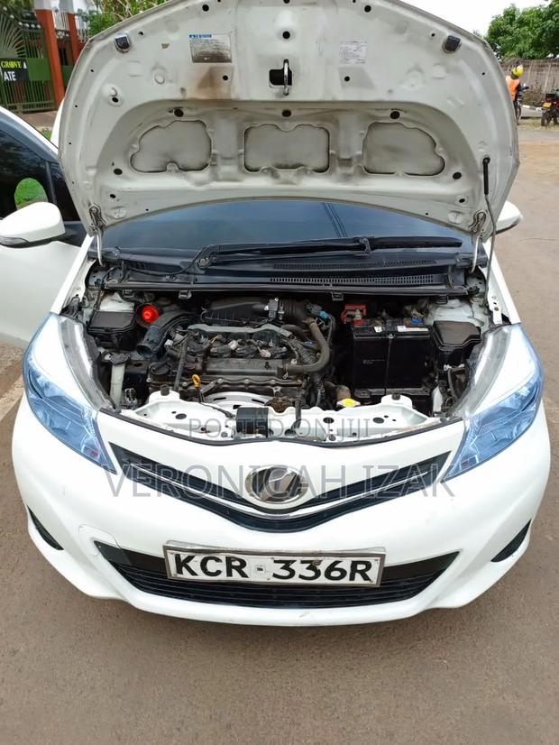 Toyota Vitz 2011 White