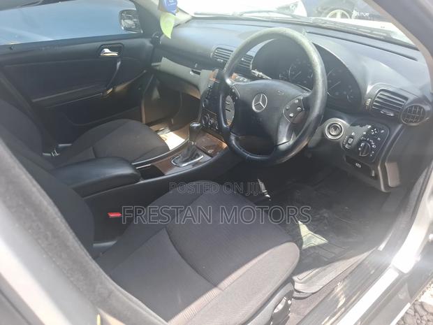 Mercedes-Benz C180 2005 Silver