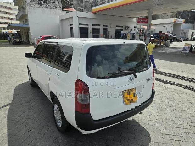 Toyota Succeed 2018 White