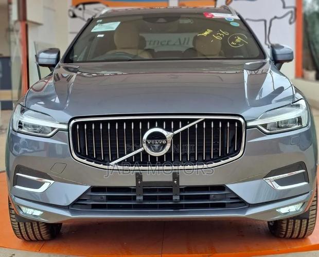 Volvo XC60 2019 Silver