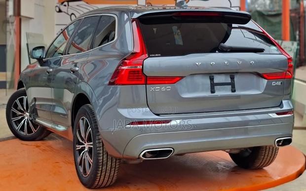 Volvo XC60 2019 Silver