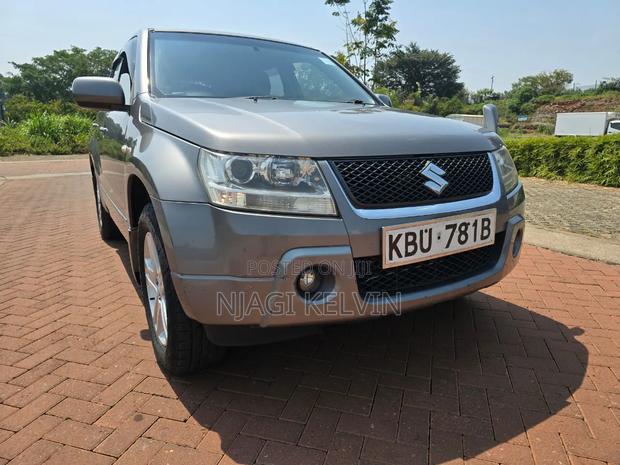 Suzuki Escudo 2005 Gray