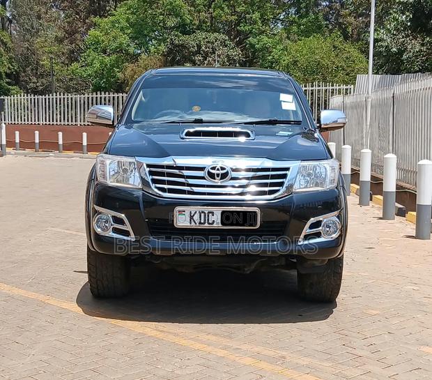 Toyota Hilux 3.0 D-4D 4x4 2014 Black
