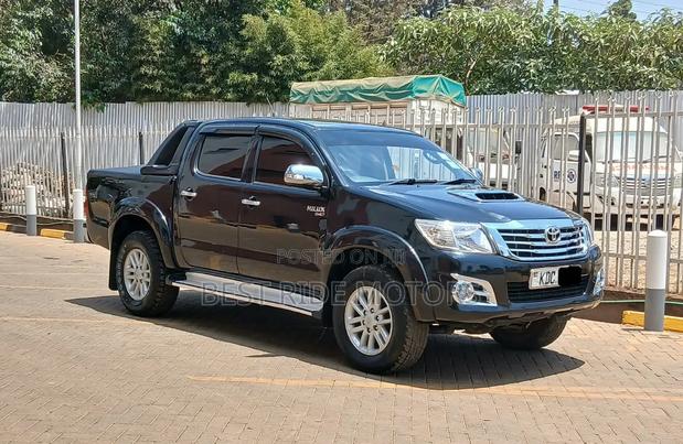 Toyota Hilux 3.0 D-4D 4x4 2014 Black