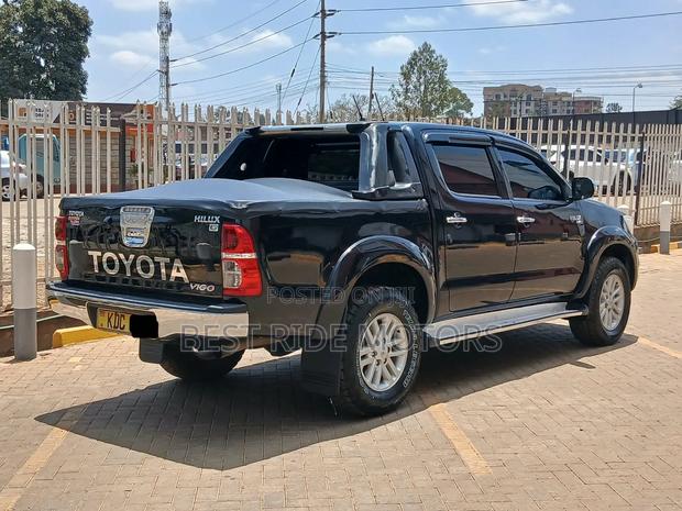 Toyota Hilux 3.0 D-4D 4x4 2014 Black