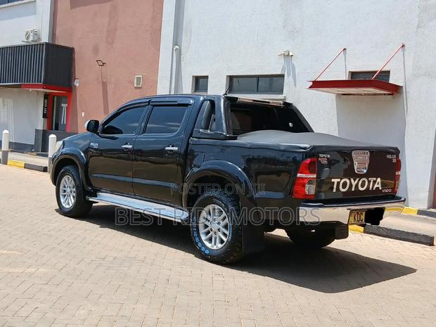 Toyota Hilux 3.0 D-4D 4x4 2014 Black
