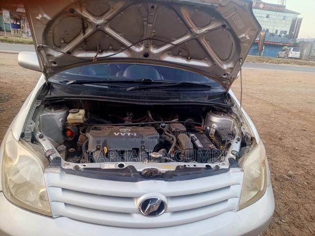 Toyota IST 2006 Gray