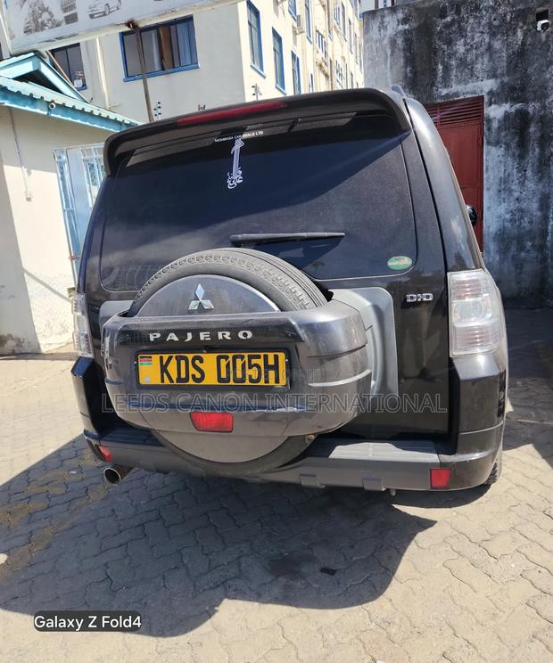 Mitsubishi Pajero V80 3.2 DI-D 2016 Black