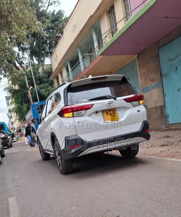 Toyota Rush 2018 White