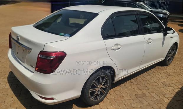 Toyota Axio 1.5 Hybrid 2WD 2019 White