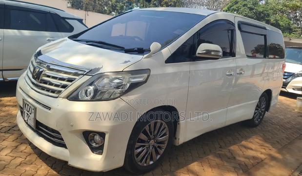 Toyota Alphard 2.4 Petrol AWD 2015 White