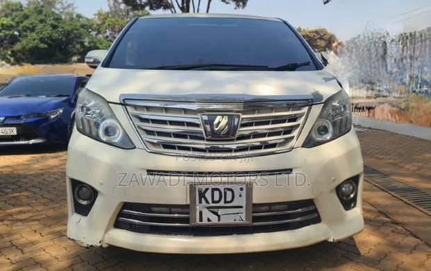 Toyota Alphard 2.4 Petrol AWD 2015 White