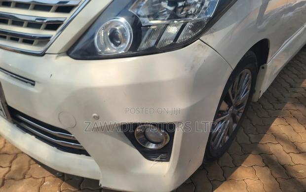 Toyota Alphard 2.4 Petrol AWD 2015 White