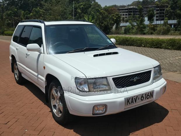 Subaru Forester 2000 White
