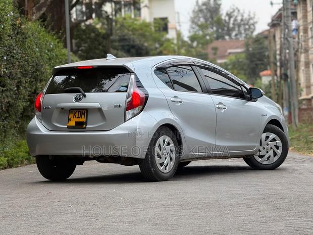 Toyota Aqua 2016 Silver