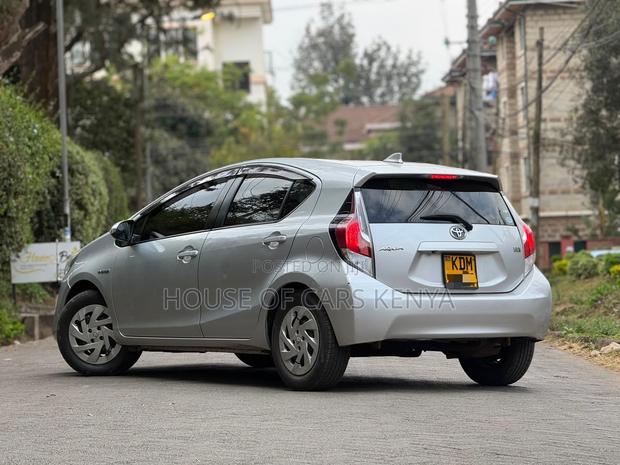 Toyota Aqua 2016 Silver