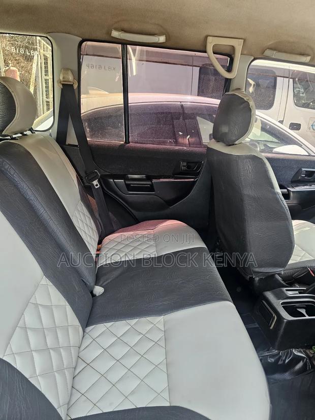 Mitsubishi Pajero IO 2002 Blue