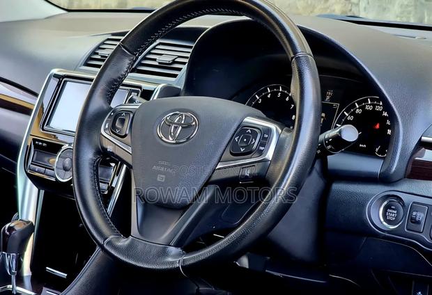 Toyota Premio 2021 Black