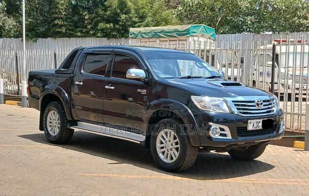 Toyota Hilux 2011 Black