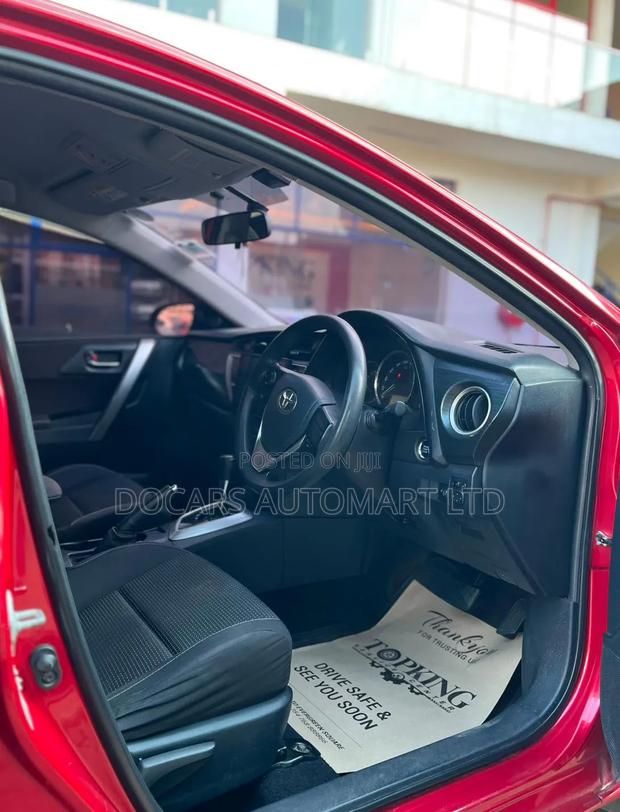Toyota Auris 2013 Red