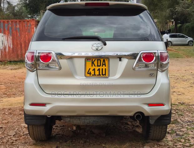 Toyota Fortuner 2012 Gold