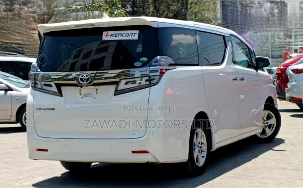 Toyota Vellfire 2019 White