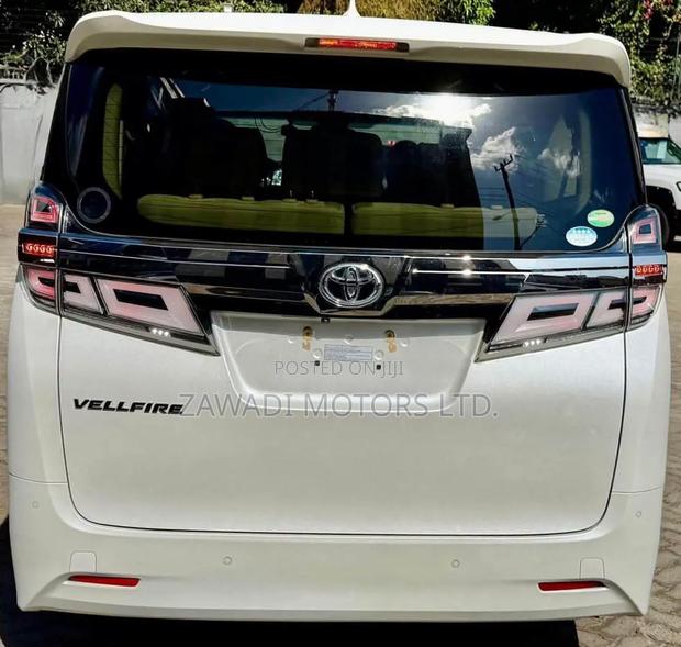Toyota Vellfire 2019 White