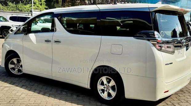 Toyota Vellfire 2019 White