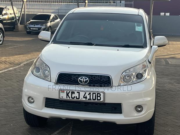 Toyota Rush 2009 White