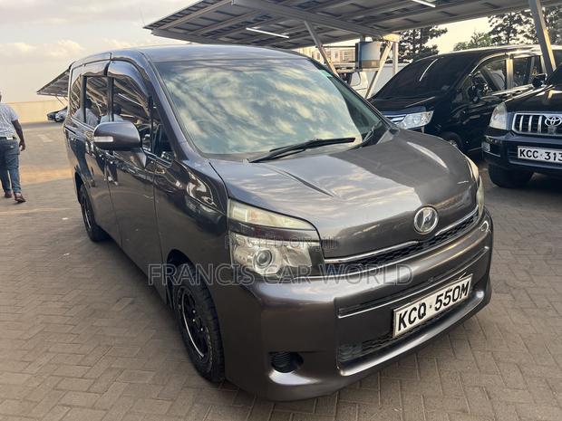 Toyota Voxy 2012 Gray