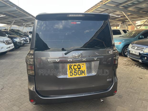 Toyota Voxy 2012 Gray