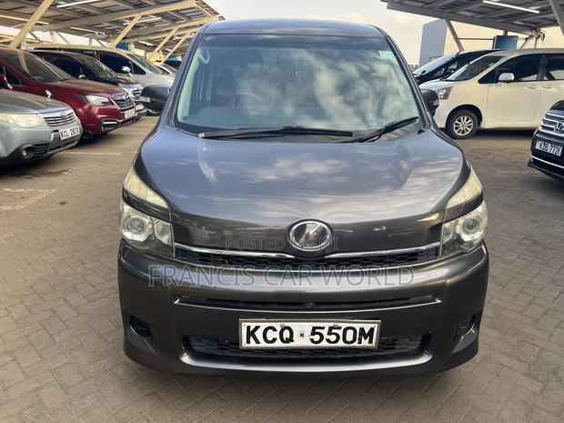 Toyota Voxy 2012 Gray