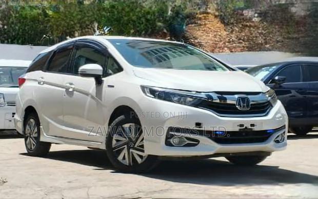 Honda Fit Shuttle 1.5 Hybrid 2WD 2019 White