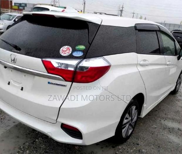 Honda Fit Shuttle 1.5 Hybrid 2WD 2019 White