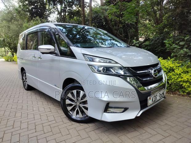 Nissan Serena 2017 Silver