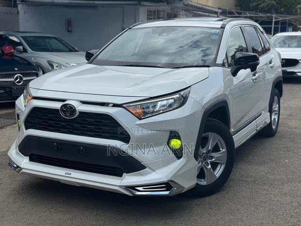 Toyota RAV4 2019 White