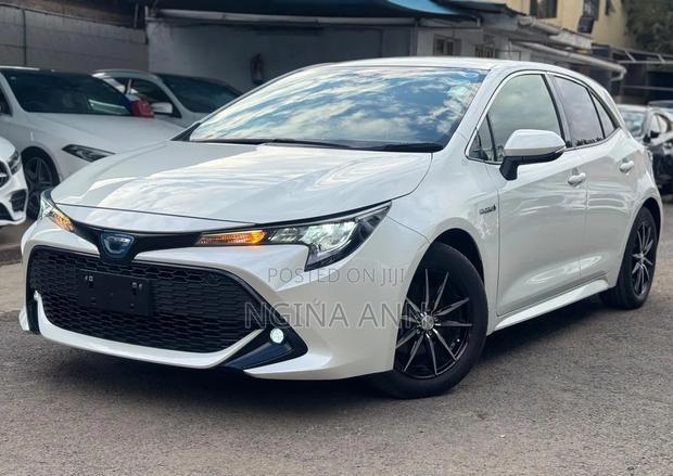 Toyota Corolla Hatchback 2019 White