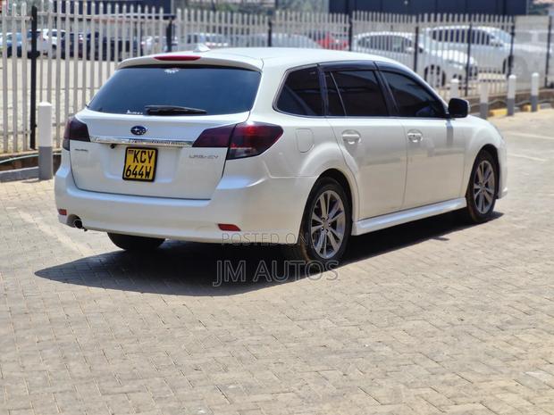 Subaru Legacy 2.5i Premium 2013 White