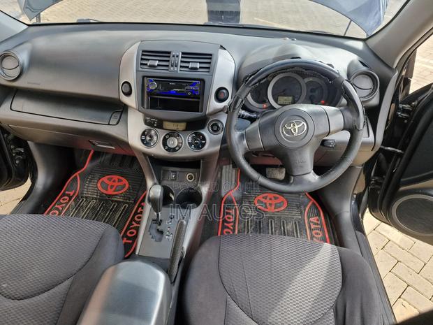 Toyota RAV4 2010 Black