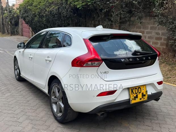 Volvo V40 2014 White