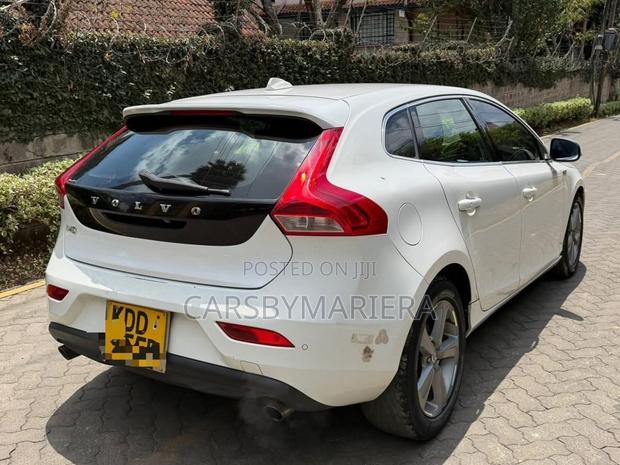 Volvo V40 2014 White
