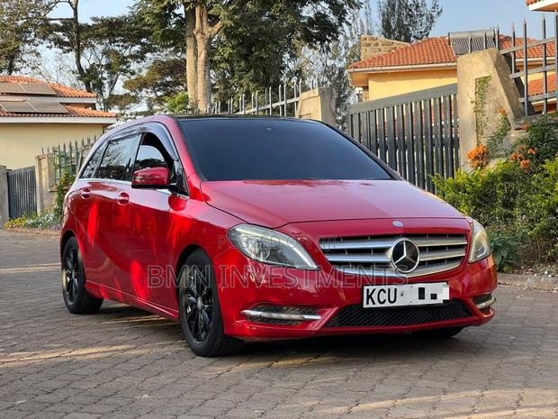 Mercedes-Benz B-Class B180 Petrol 2012 Red