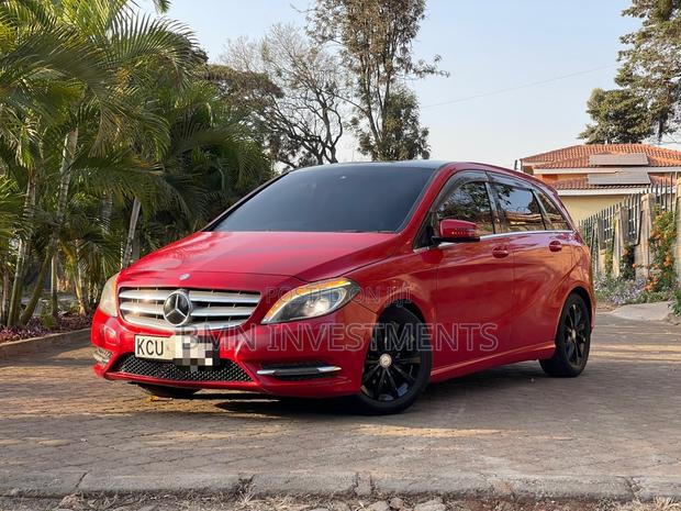 Mercedes-Benz B-Class B180 Petrol 2012 Red