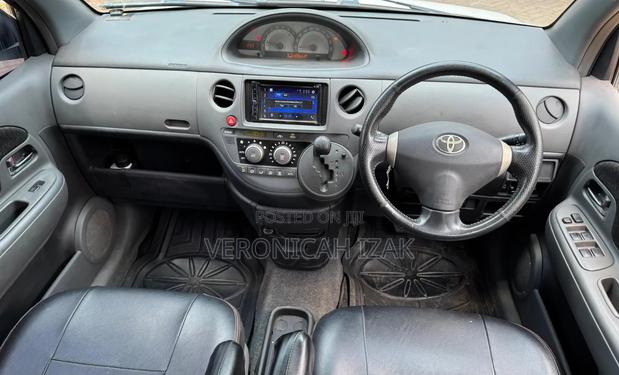 Toyota Sienta 2012 White