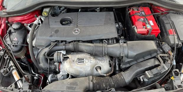 Mercedes-Benz B-Class 2013 Red